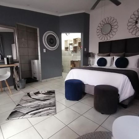 Roxy'S Rest Guest House Vanderbijlpark Ngoại thất bức ảnh
