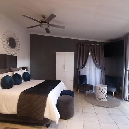 Roxy'S Rest Guest House Vanderbijlpark Ngoại thất bức ảnh