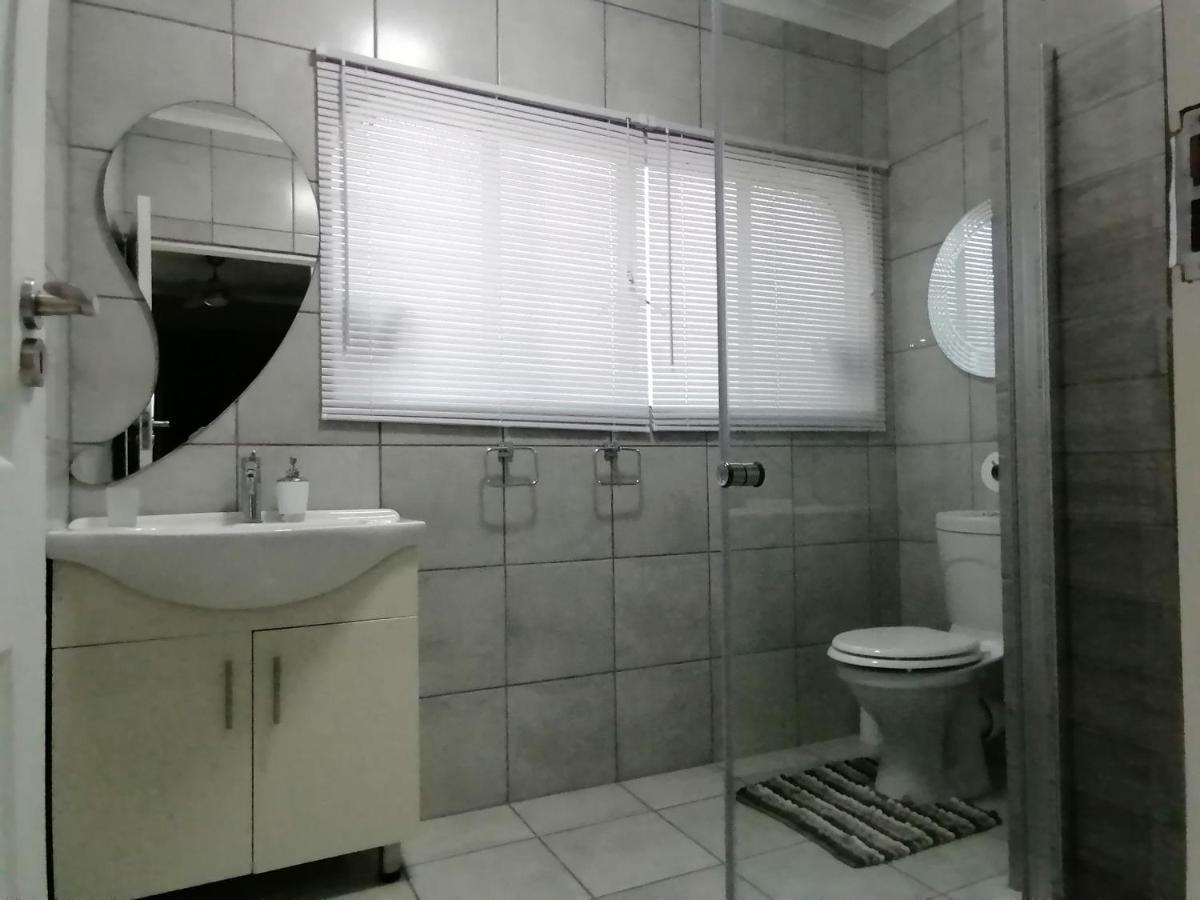 Roxy'S Rest Guest House Vanderbijlpark Ngoại thất bức ảnh