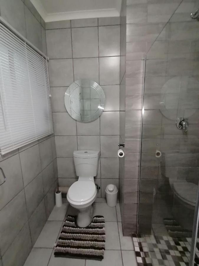 Roxy'S Rest Guest House Vanderbijlpark Ngoại thất bức ảnh