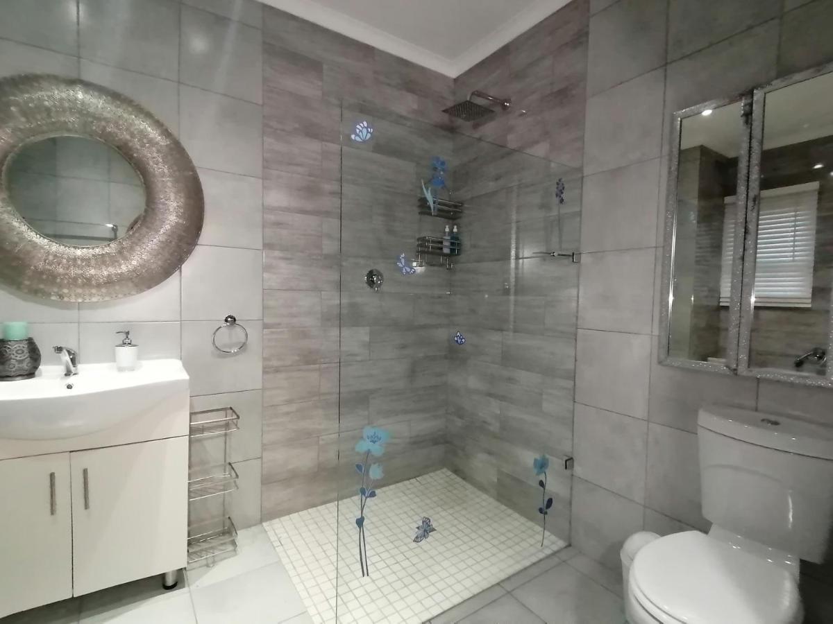 Roxy'S Rest Guest House Vanderbijlpark Ngoại thất bức ảnh