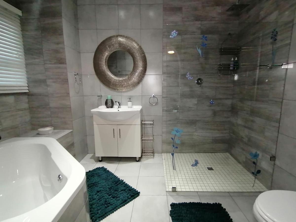 Roxy'S Rest Guest House Vanderbijlpark Ngoại thất bức ảnh