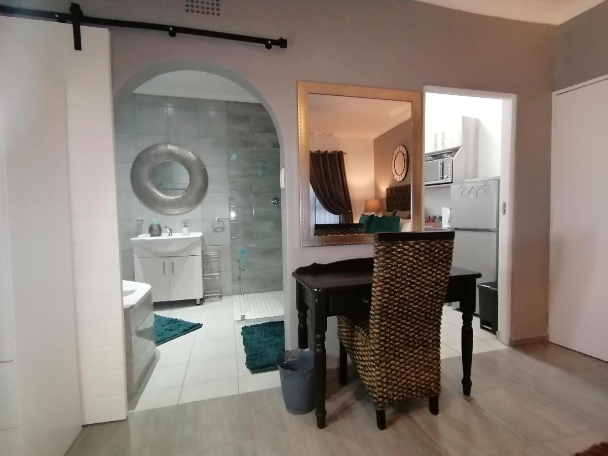 Roxy'S Rest Guest House Vanderbijlpark Ngoại thất bức ảnh