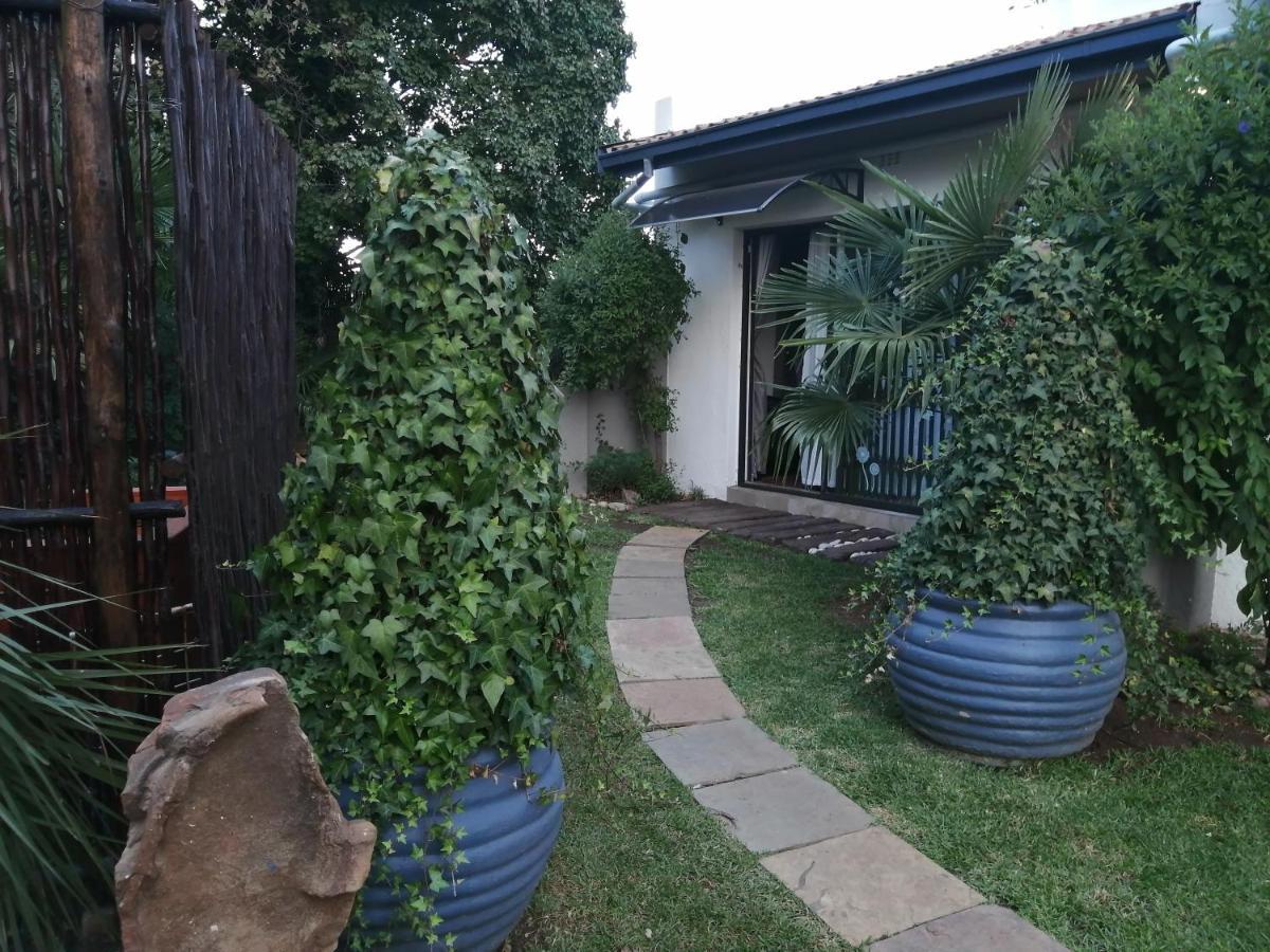 Roxy'S Rest Guest House Vanderbijlpark Ngoại thất bức ảnh