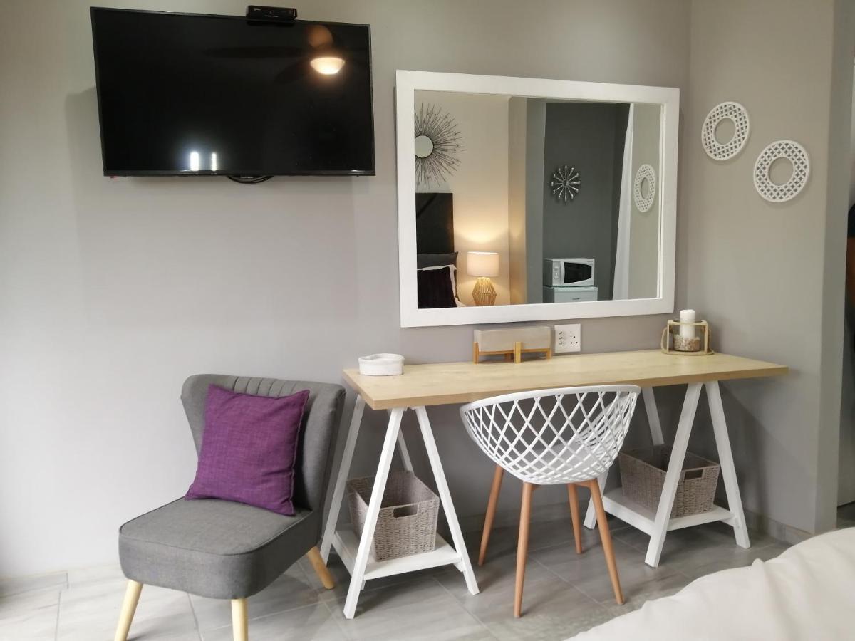 Roxy'S Rest Guest House Vanderbijlpark Ngoại thất bức ảnh