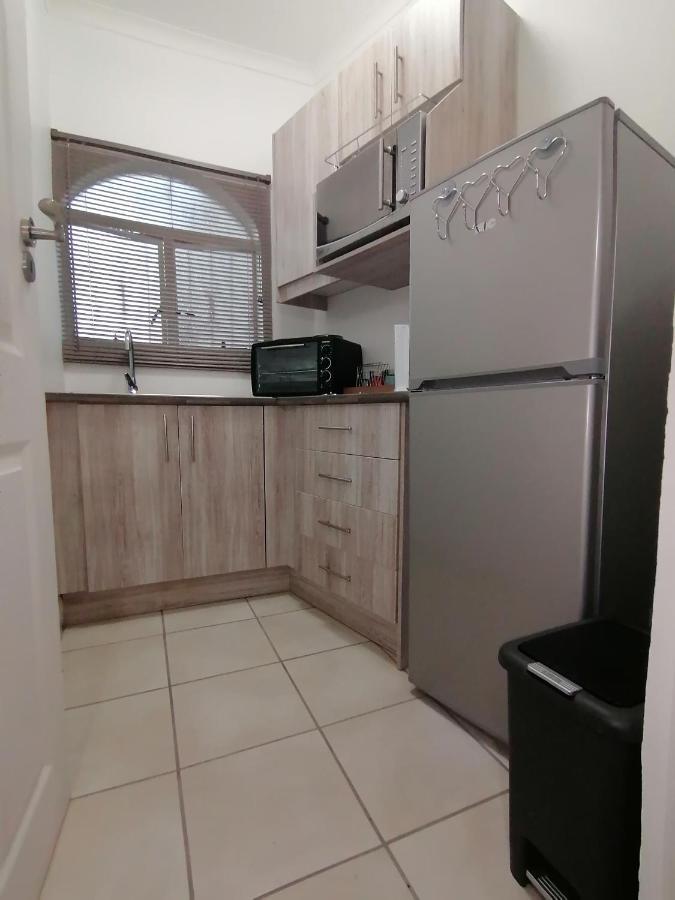 Roxy'S Rest Guest House Vanderbijlpark Ngoại thất bức ảnh