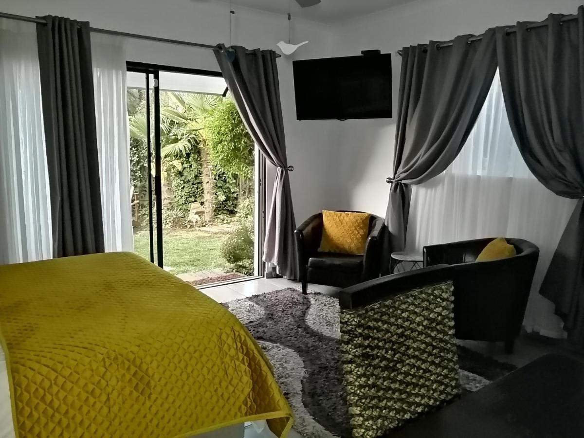 Roxy'S Rest Guest House Vanderbijlpark Ngoại thất bức ảnh