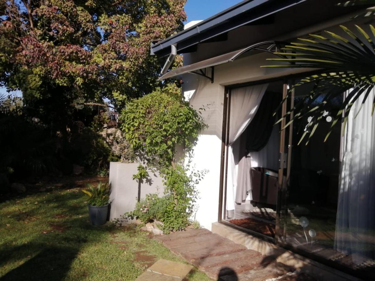 Roxy'S Rest Guest House Vanderbijlpark Ngoại thất bức ảnh