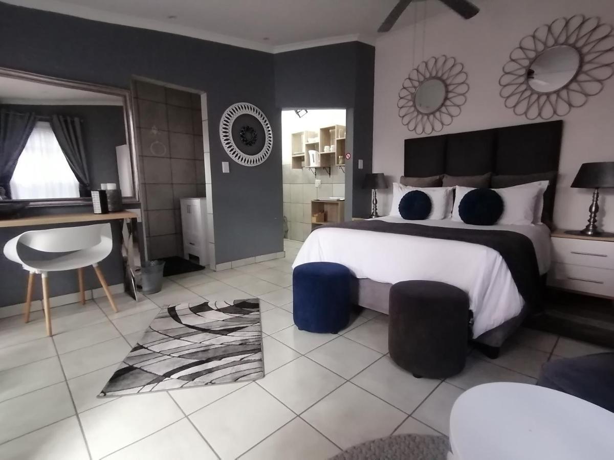 Roxy'S Rest Guest House Vanderbijlpark Ngoại thất bức ảnh