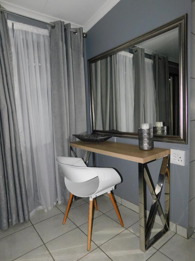 Roxy'S Rest Guest House Vanderbijlpark Ngoại thất bức ảnh