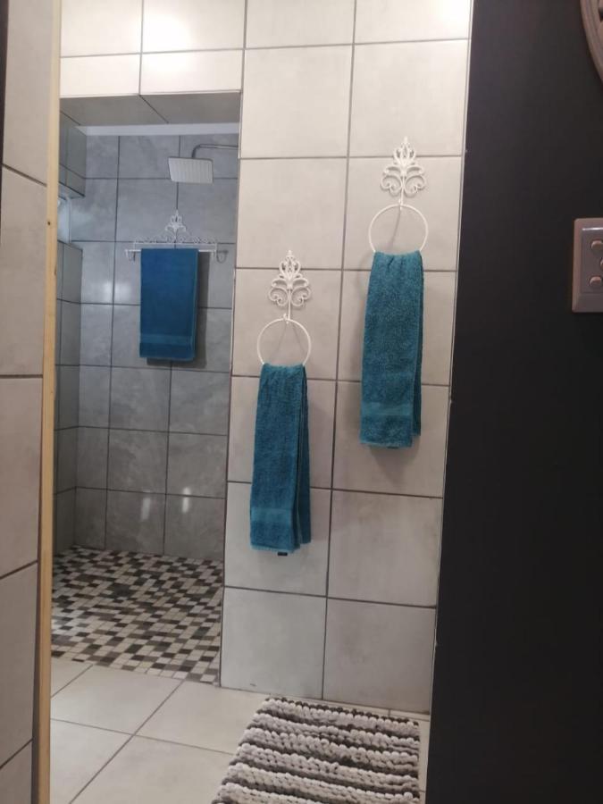 Roxy'S Rest Guest House Vanderbijlpark Ngoại thất bức ảnh