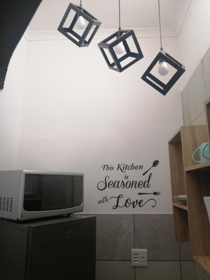 Roxy'S Rest Guest House Vanderbijlpark Ngoại thất bức ảnh